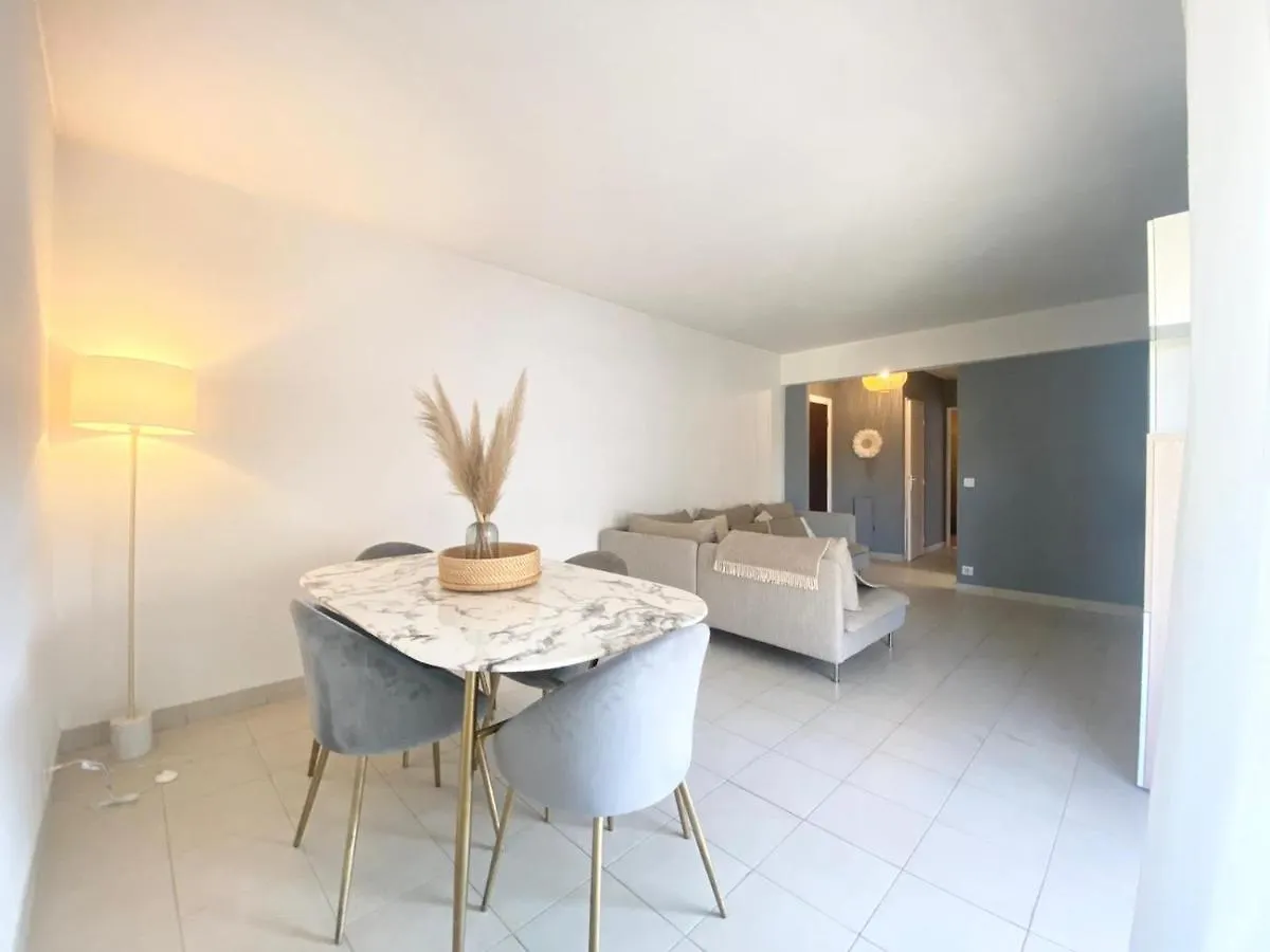 Apartment Antibes City-Center & Port